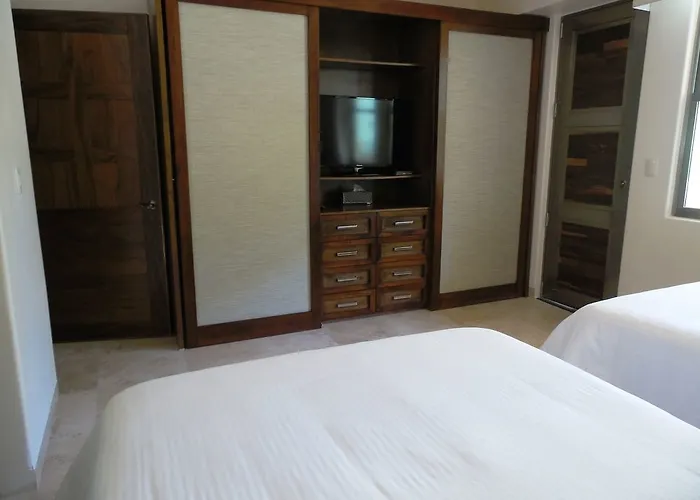 Mimosa Tree Aparthotel 3*